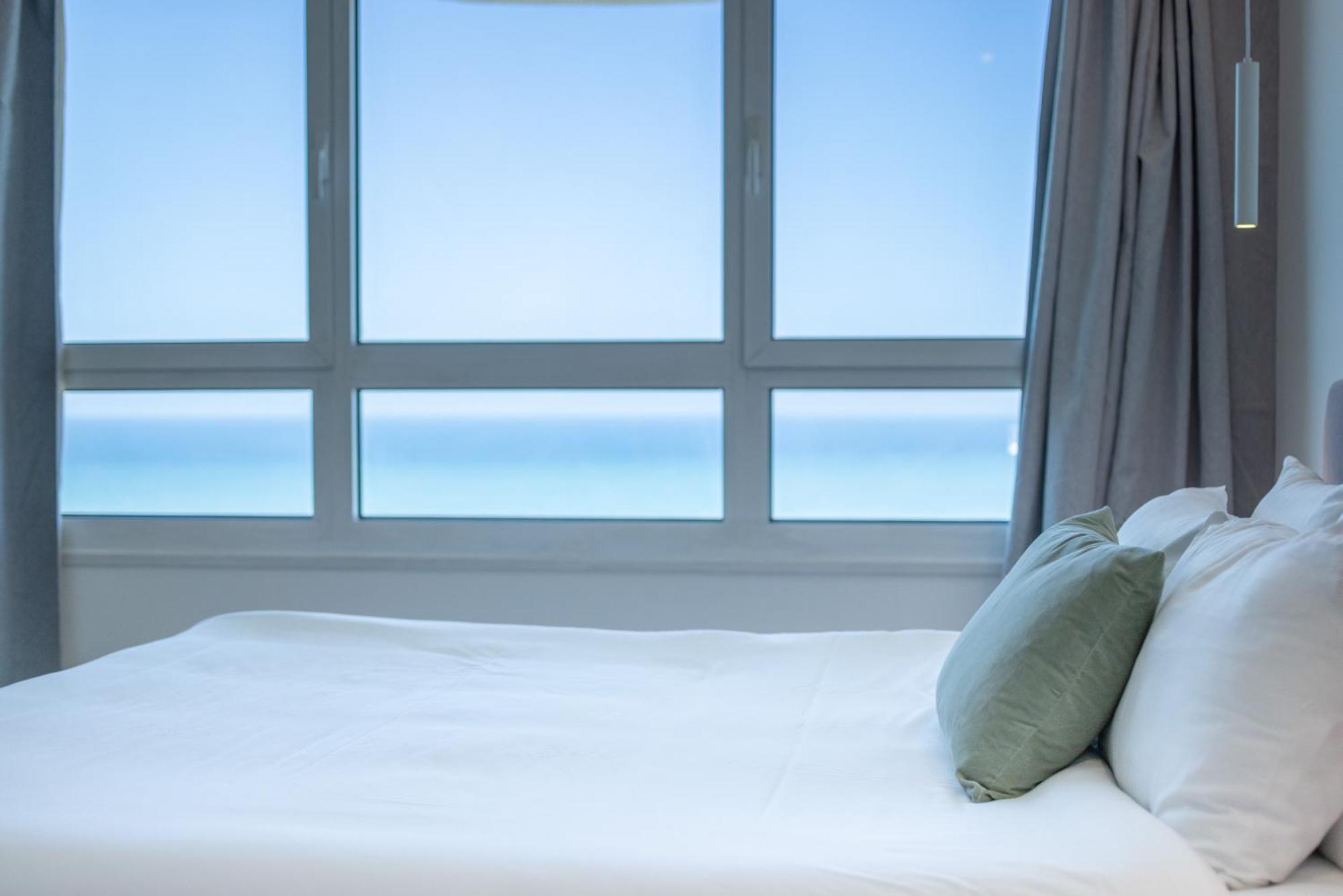Superb Beachfront Apartments With Shelter By Sea N' Rent Tel Aviv Ngoại thất bức ảnh
